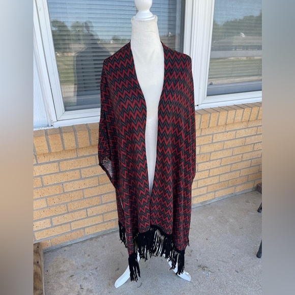 Roper WOMENS RED AND BLUE CHEVRON PRINT PONCHO Size XL NEW! - Picture 4 of 6